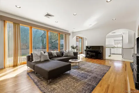174 Lawrence Avenue Eastchester NY 10709