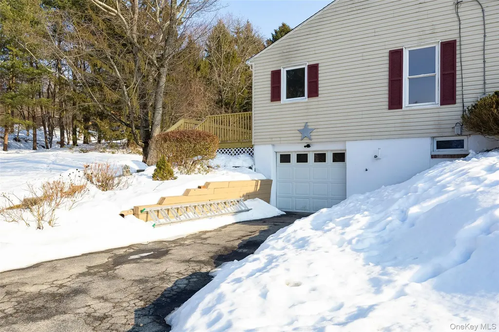 13 Robert Road Poughkeepsie NY 12603