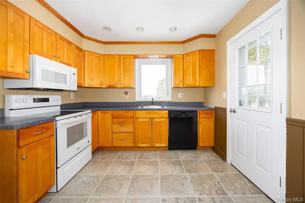 13 Robert Road Poughkeepsie NY 12603