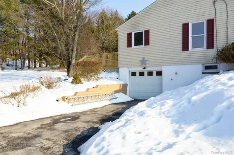 13 Robert Road Poughkeepsie NY 12603