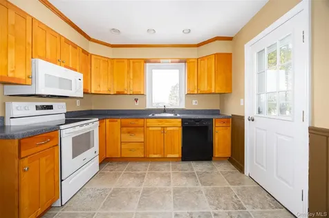 13 Robert Road Poughkeepsie NY 12603