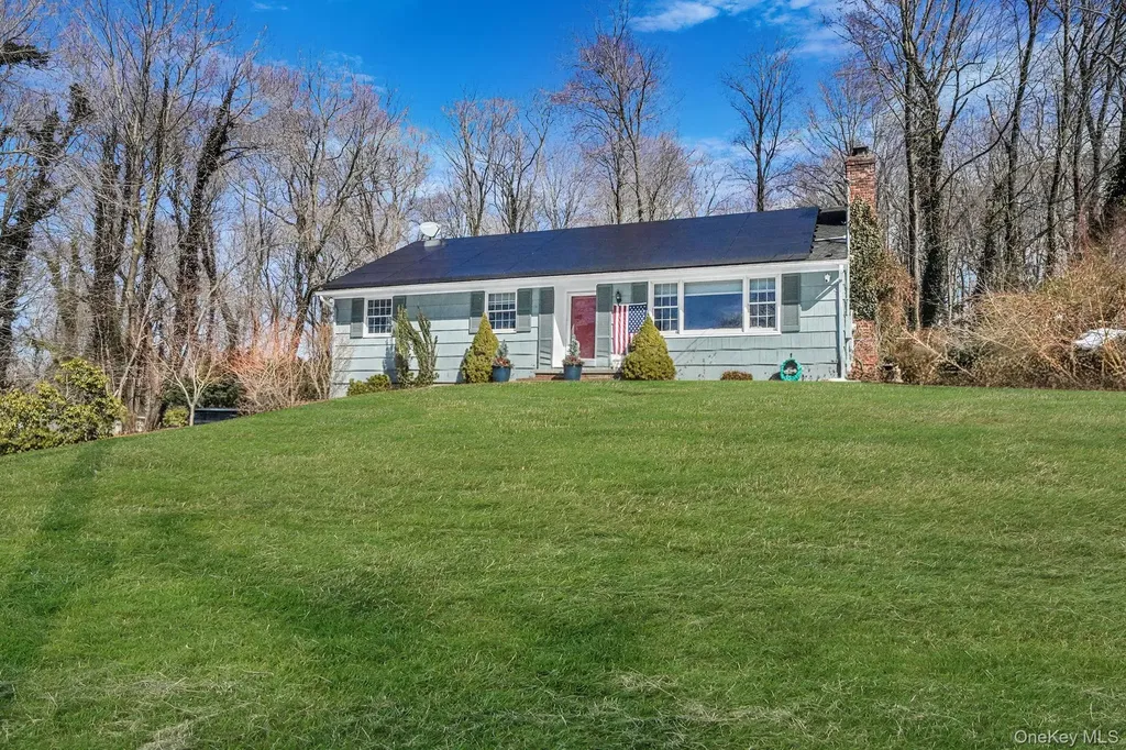 109 Quaker Path Stony Brook NY 11790