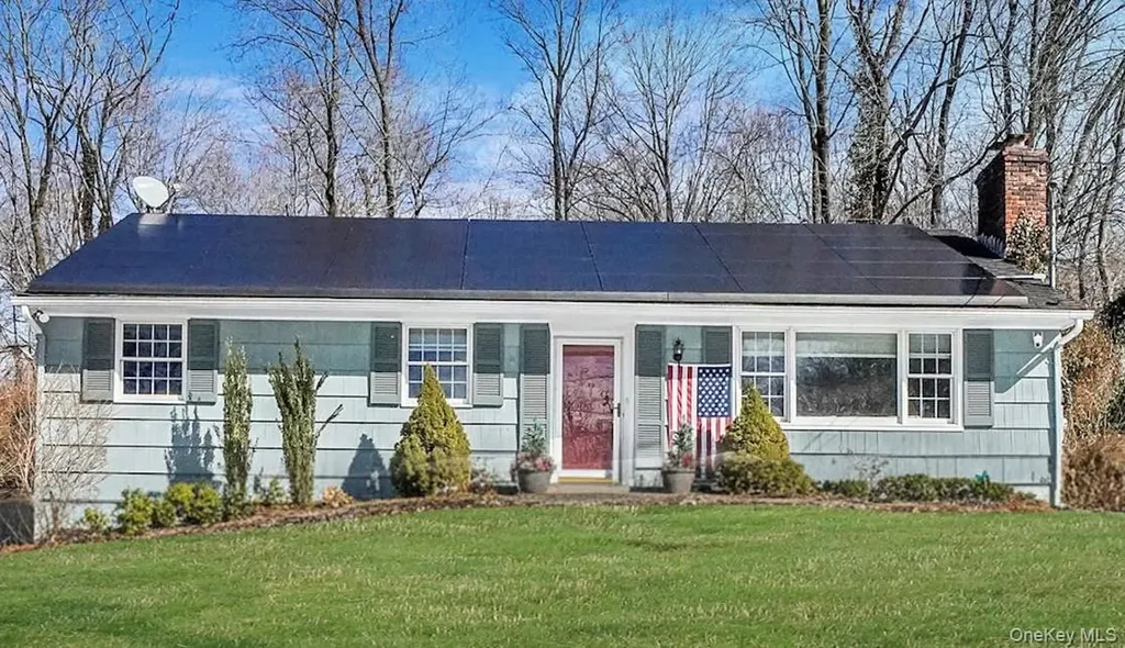 109 Quaker Path Stony Brook NY 11790
