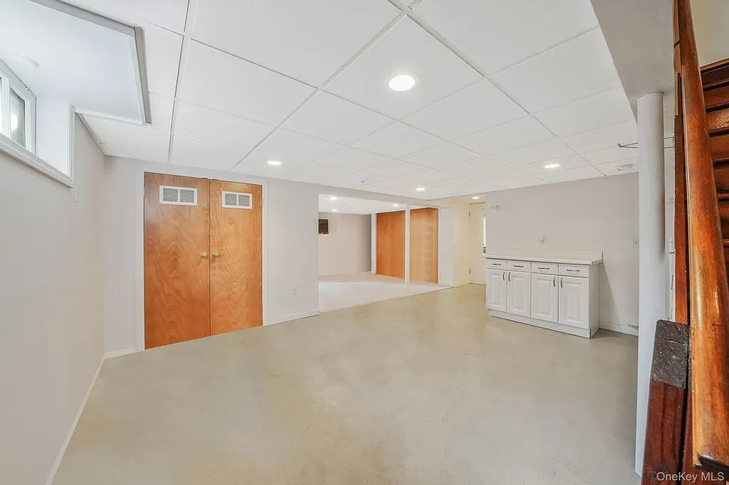 109 Quaker Path Stony Brook NY 11790