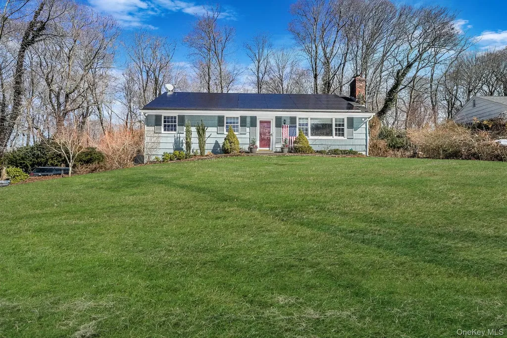 109 Quaker Path Stony Brook NY 11790