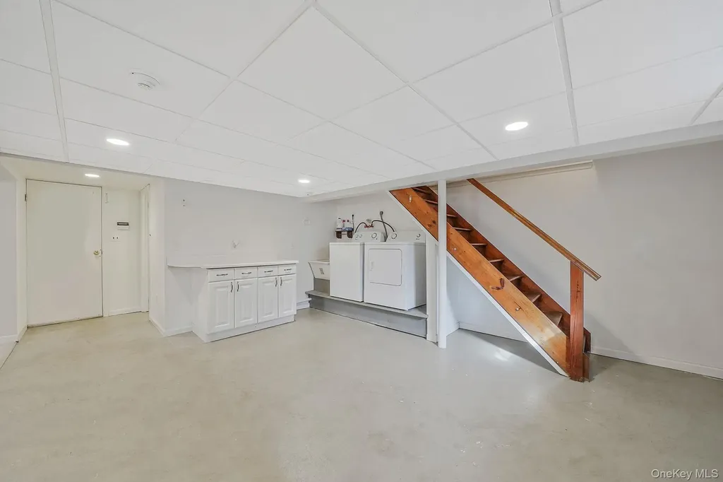 109 Quaker Path Stony Brook NY 11790