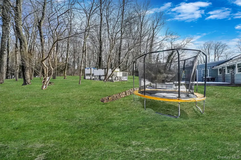 109 Quaker Path Stony Brook NY 11790