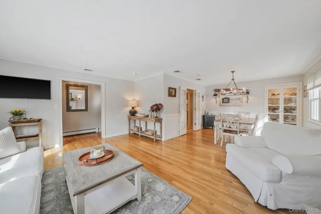 109 Quaker Path Stony Brook NY 11790
