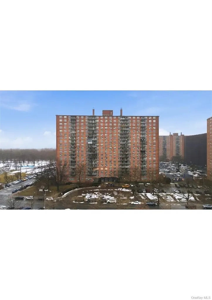 825 Morrison Avenue Bronx NY 10473