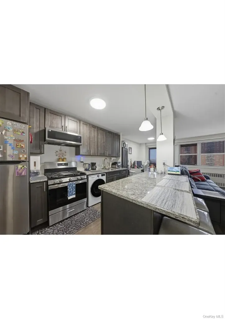 825 Morrison Avenue Bronx NY 10473