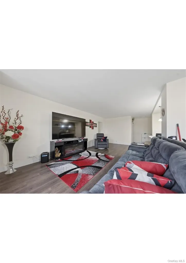 825 Morrison Avenue Bronx NY 10473
