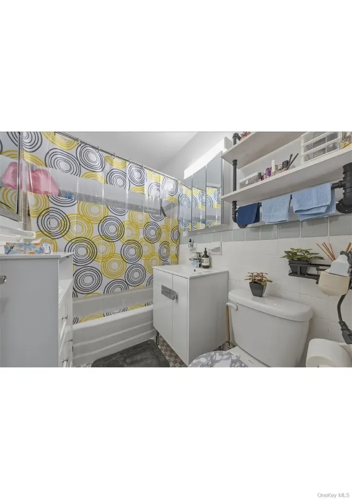 825 Morrison Avenue Bronx NY 10473