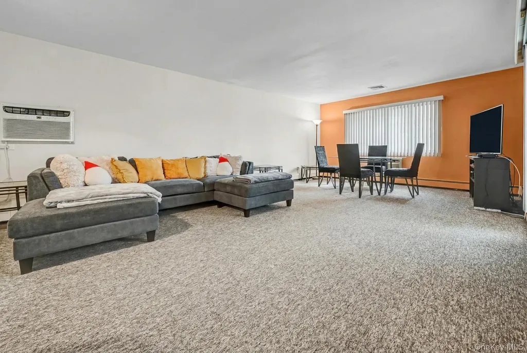16 Starlight Lane Levittown NY 11756