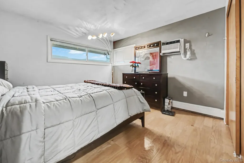 16 Starlight Lane Levittown NY 11756