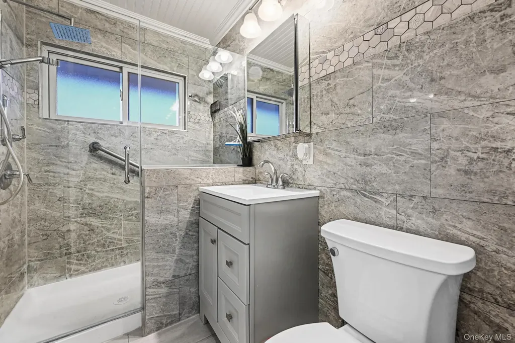 16 Starlight Lane Levittown NY 11756