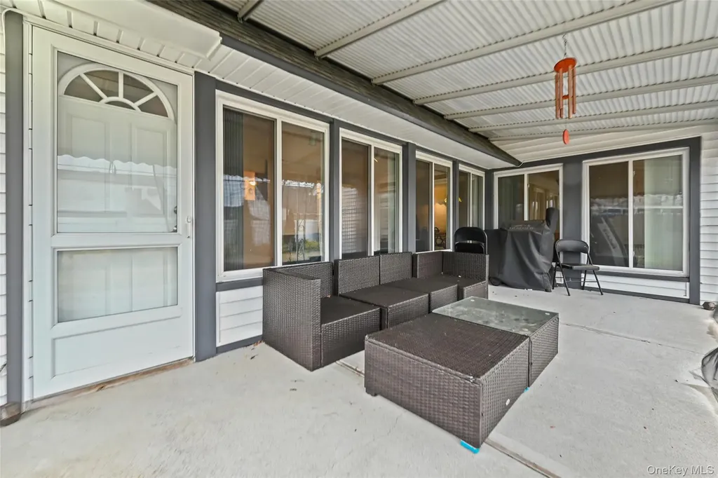 16 Starlight Lane Levittown NY 11756