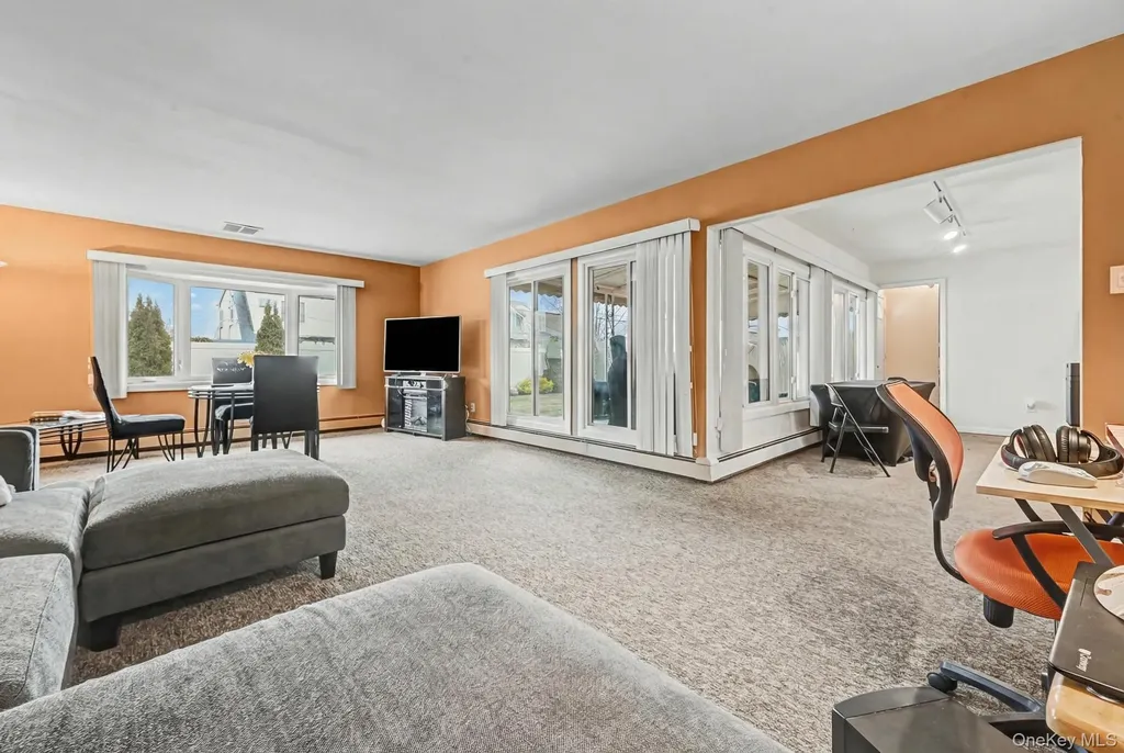 16 Starlight Lane Levittown NY 11756