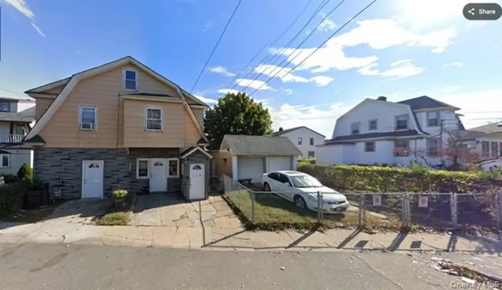 274 Lawrence Avenue Lawrence NY 11559