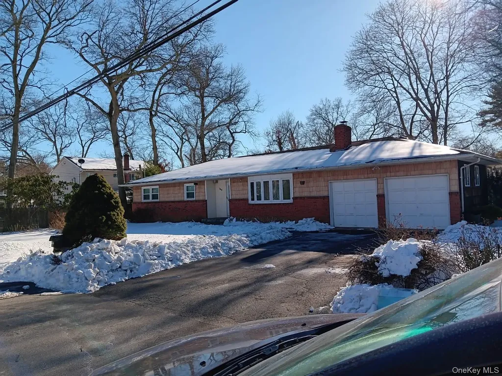 150 Albany Avenue West Babylon NY 11704