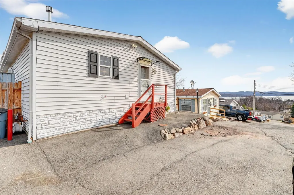 31 Thamsen Drive Stony Point NY 10980