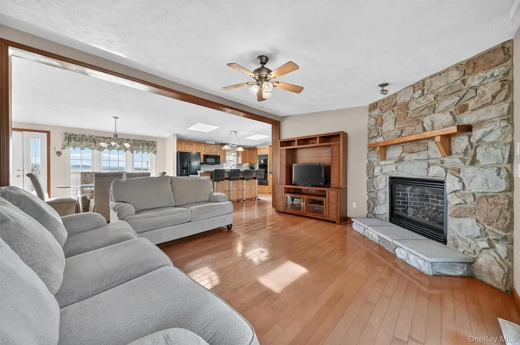 31 Thamsen Drive Stony Point NY 10980