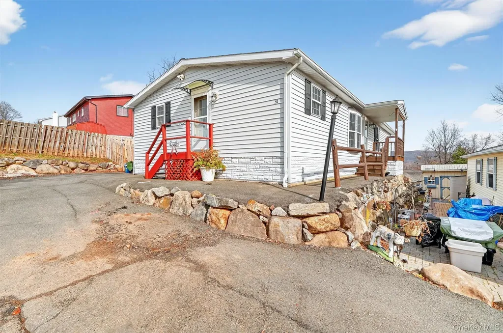 31 Thamsen Drive Stony Point NY 10980