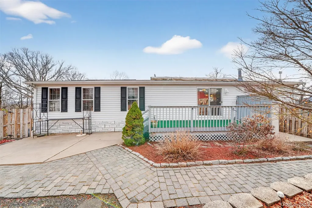 31 Thamsen Drive Stony Point NY 10980