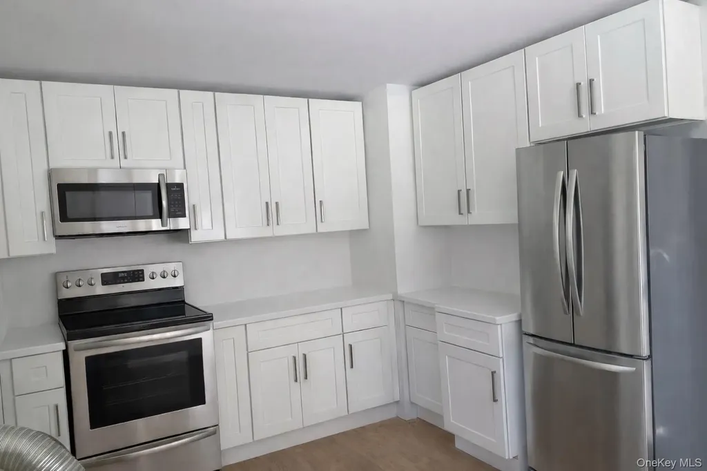 114 Lynncliff Road Hampton Bays NY 11946