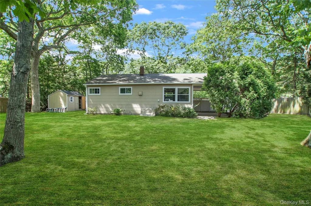 114 Lynncliff Road Hampton Bays NY 11946