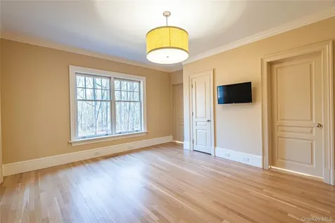 12 Cowdray Park Drive Armonk NY 10504