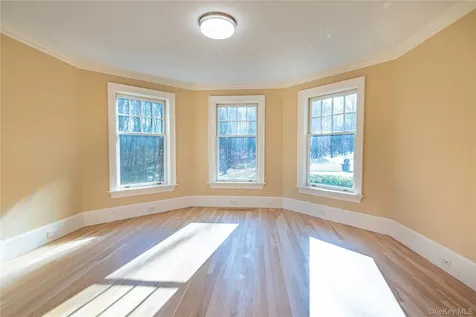 12 Cowdray Park Drive Armonk NY 10504