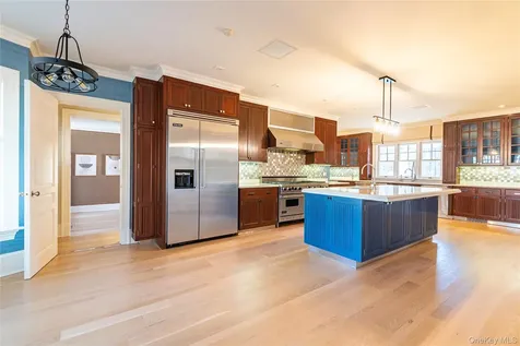 12 Cowdray Park Drive Armonk NY 10504