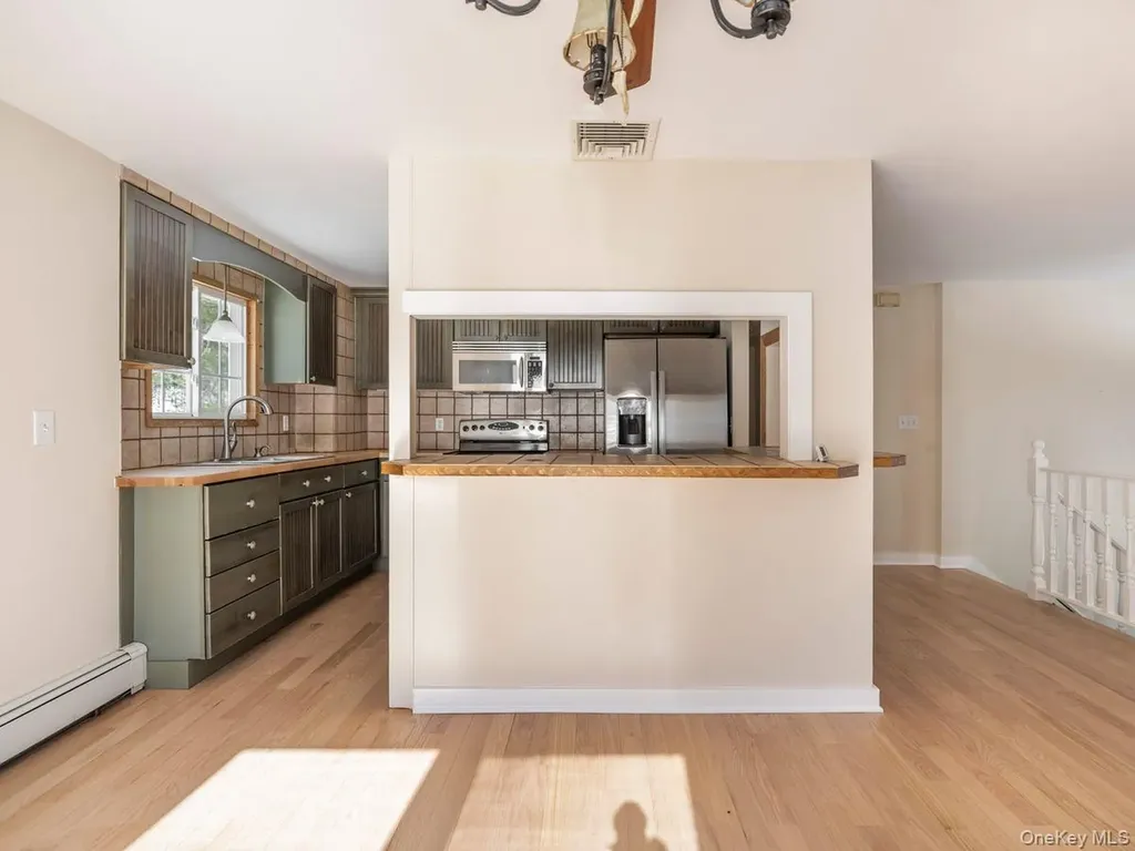 491 Floyd Ackert Road Esopus NY 12493