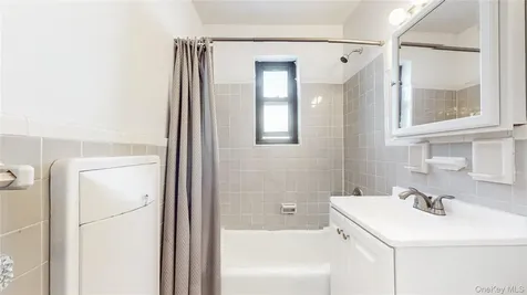 61 White Oak Street New Rochelle NY 10801