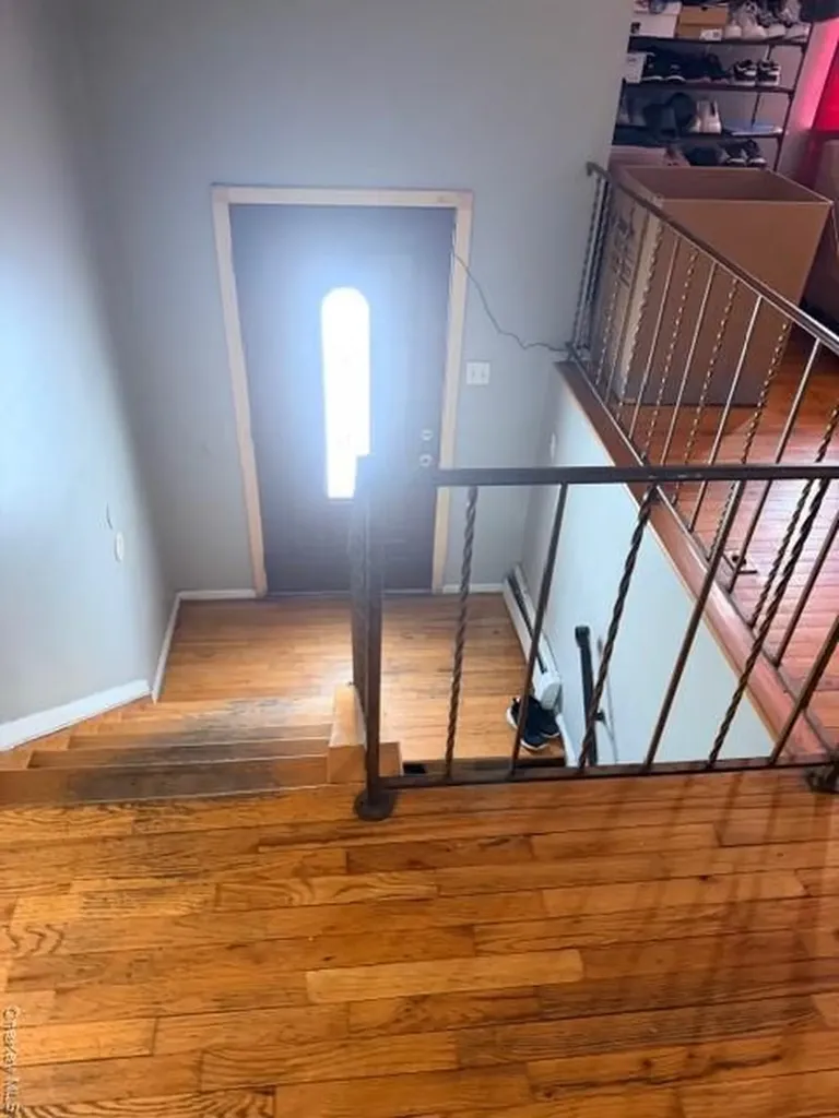 294 40th Street Copiague NY 11726