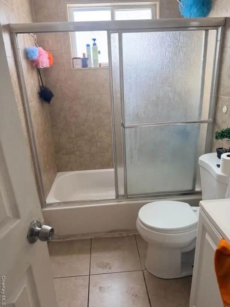 294 40th Street Copiague NY 11726