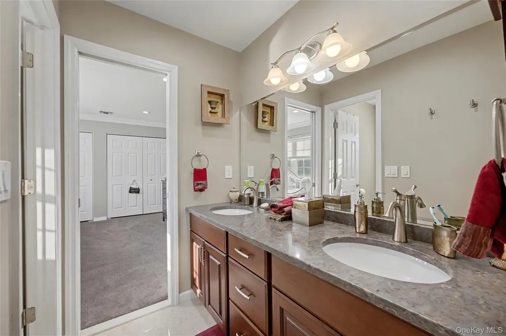 8 Paddock Drive Fort Salonga NY 11768