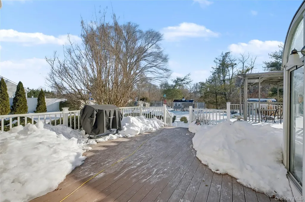 8 Paddock Drive Fort Salonga NY 11768