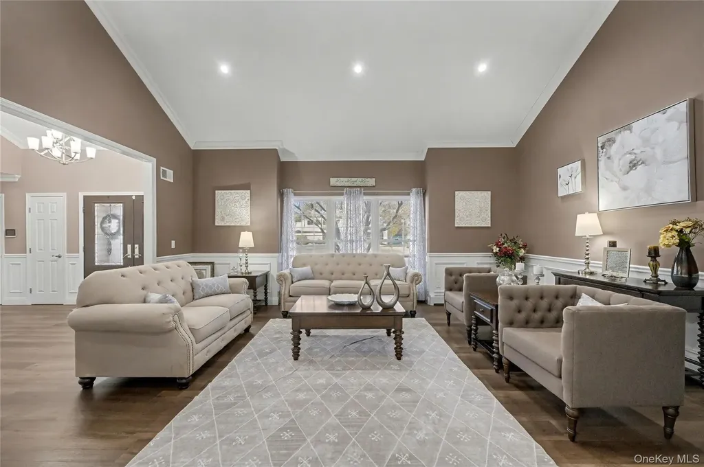 8 Paddock Drive Fort Salonga NY 11768
