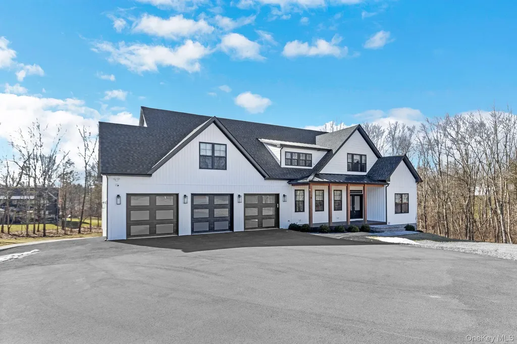 6 Conifer Court Poughkeepsie NY 12603