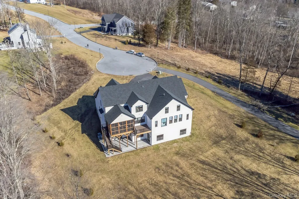 6 Conifer Court Poughkeepsie NY 12603