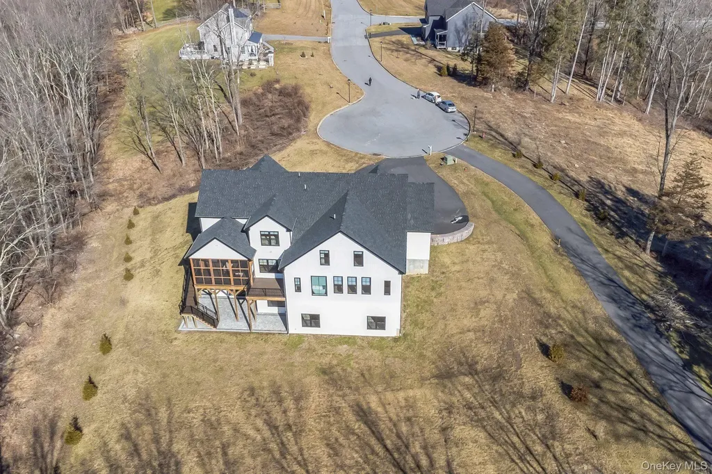 6 Conifer Court Poughkeepsie NY 12603