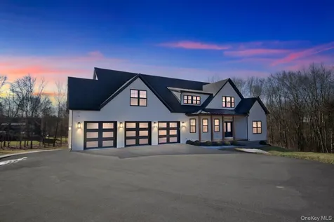 6 Conifer Court Poughkeepsie NY 12603