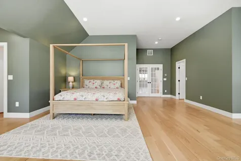 6 Conifer Court Poughkeepsie NY 12603
