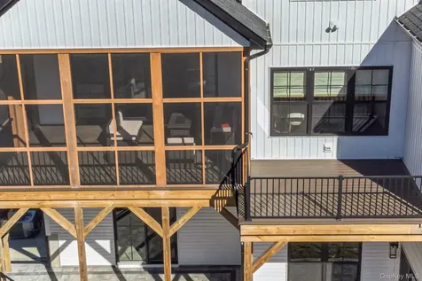 6 Conifer Court Poughkeepsie NY 12603
