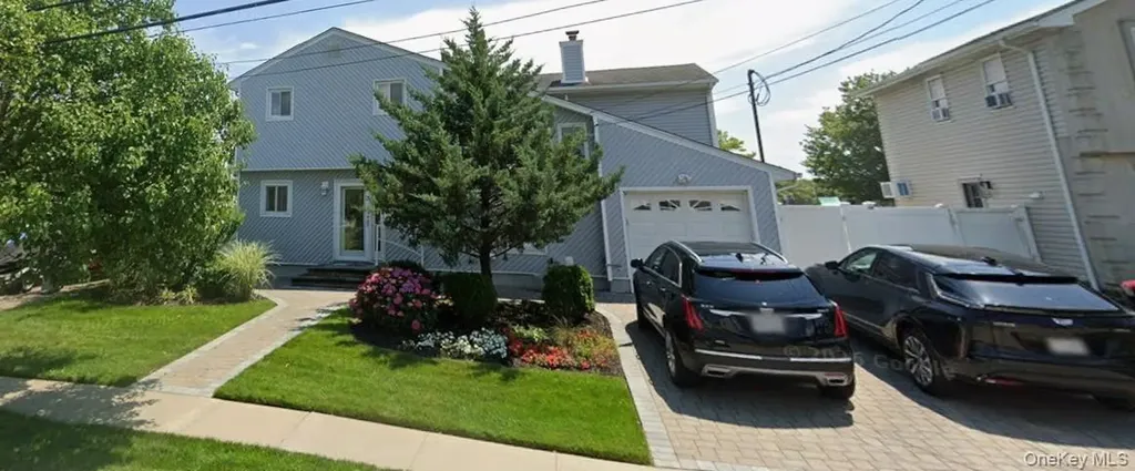 69 Ann Drive S Freeport NY 11520