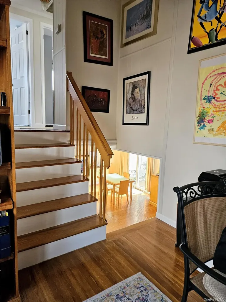 69 Ann Drive S Freeport NY 11520