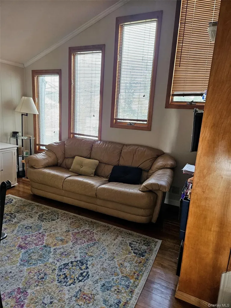 69 Ann Drive S Freeport NY 11520