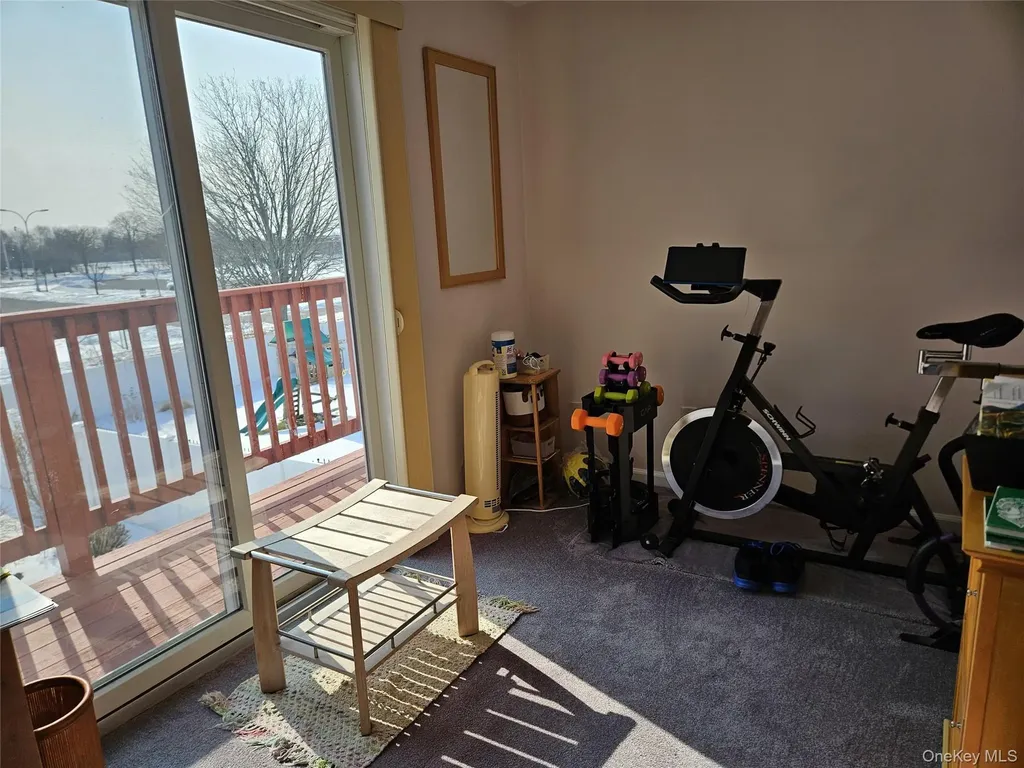 69 Ann Drive S Freeport NY 11520