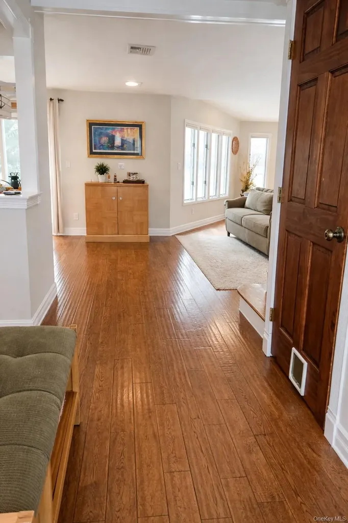 69 Ann Drive S Freeport NY 11520